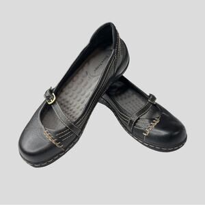 Bare Traps Maggie Leather Mary Janes Flats Size 8.5 Slip On Strap Shoes Black